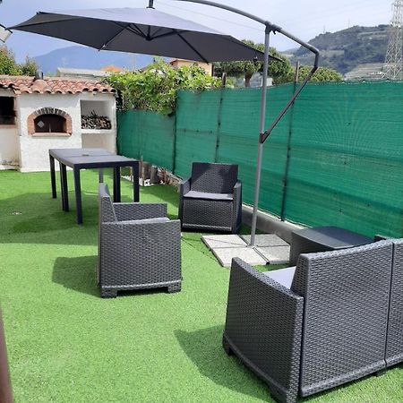 Casa Sveva, A Pochi Passi Dalle Spiagge E Dal Centro Di Arma Di Taggia. المظهر الخارجي الصورة